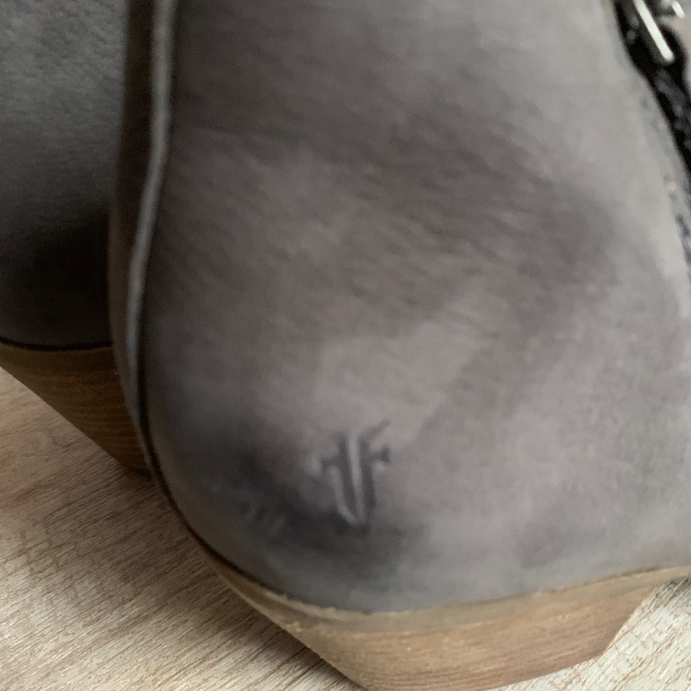 Frye Bootie size 8 - Picture 4 of 6